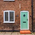 Central Town House Perfect For City Leisure Breaks