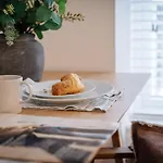 Royal House Stylish Apartments - Chester