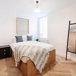 Royal House Stylish Apartments - Chester