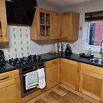 Spacious, 5 Bed House For 9 In Chester