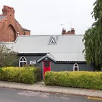 Chester\'S Only Tin Chapel - Unique, Spacious 2 Bedrooms, Garden And Free Parking