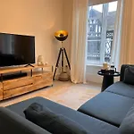 Modern Apartment Within Historic Chester City Walls