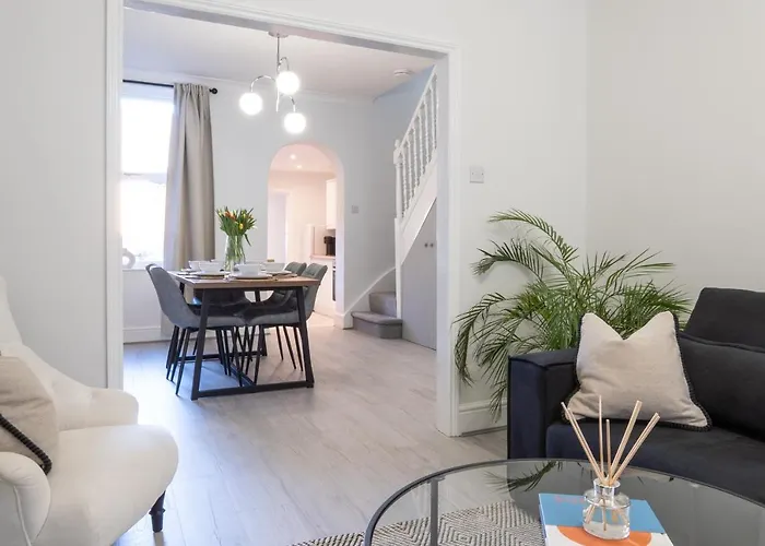 Southview Stays - Three Bedroom House