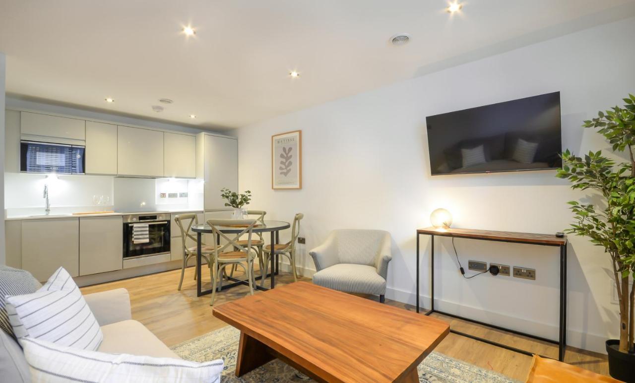 Concorde House Luxury - * Chester