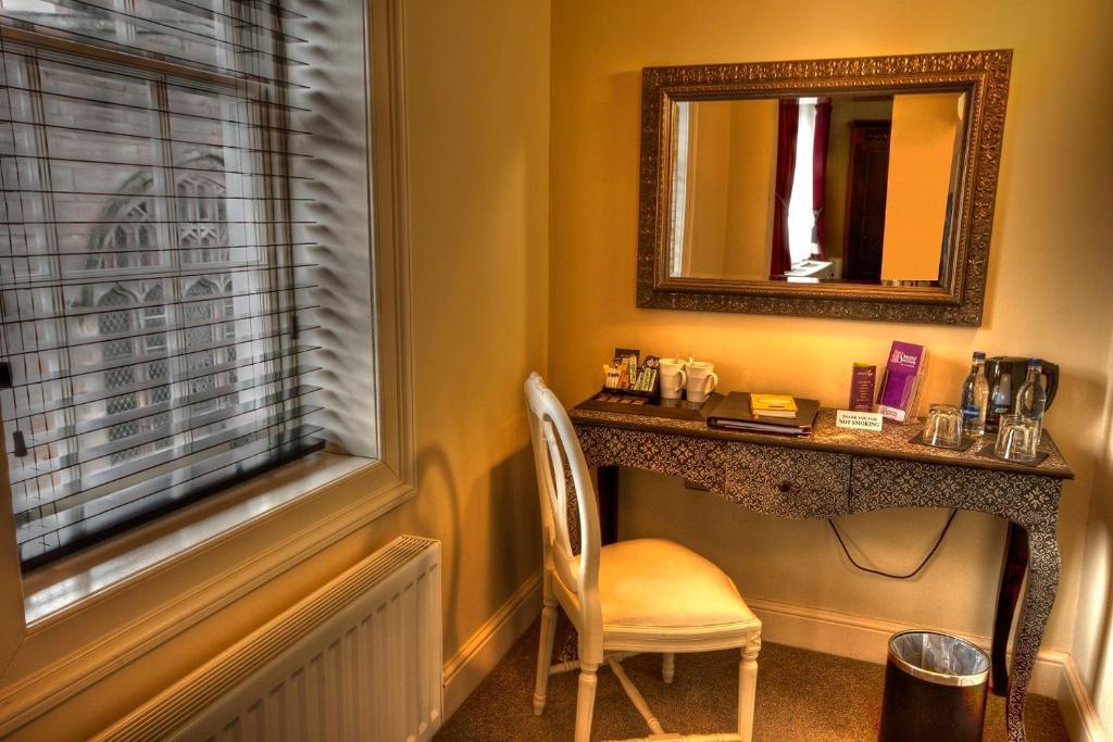 The Commercial Hotel 4*