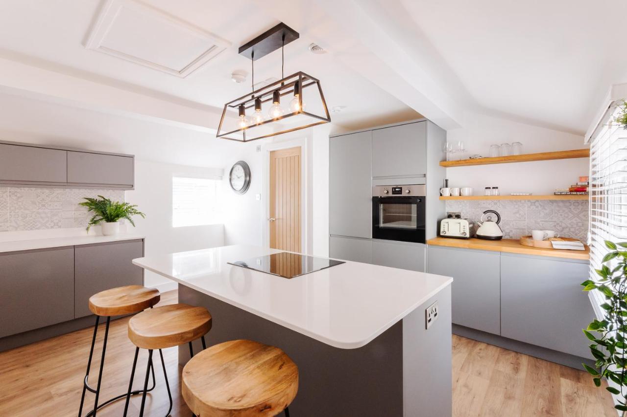 14-16 Grosvenor Street Stylish - *