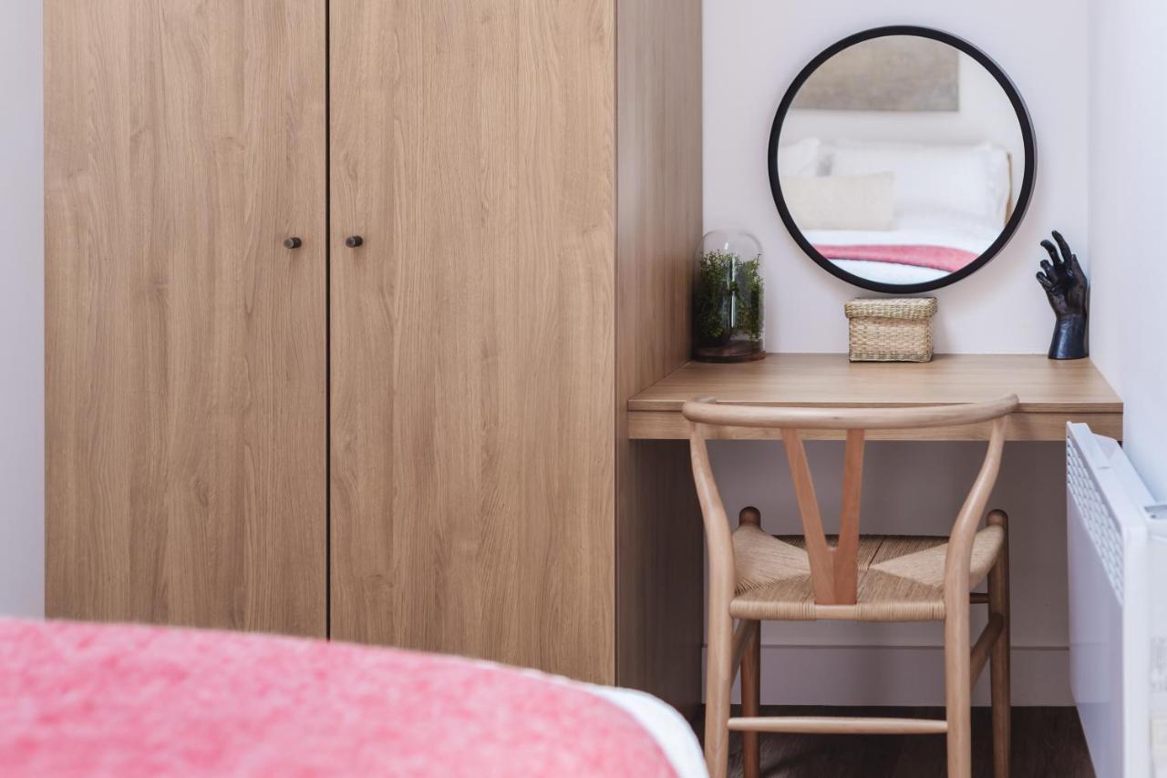 14-16 Grosvenor Street Stylish - *
