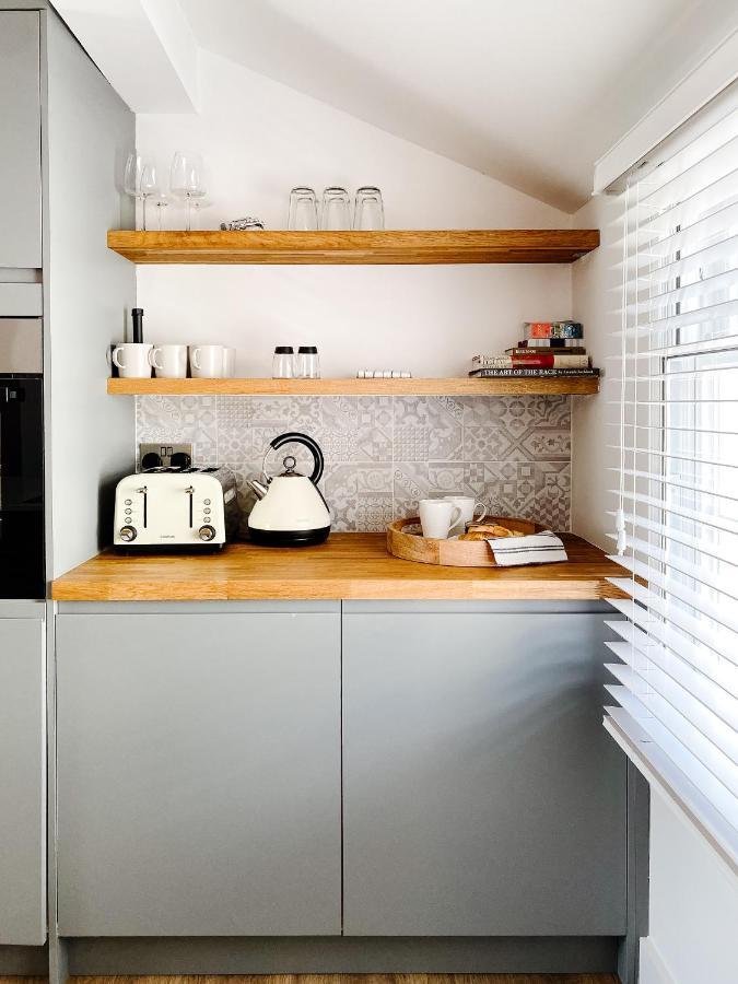 14-16 Grosvenor Street Stylish - *