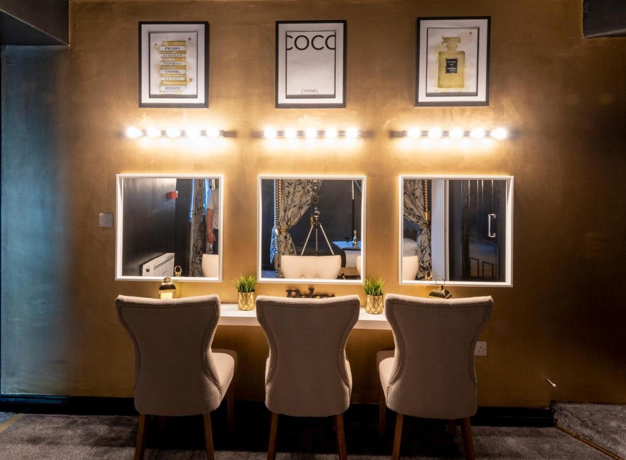 The Tudor Gathering - Events Groups - Up To 30 - Hot Tub Apartment Chester