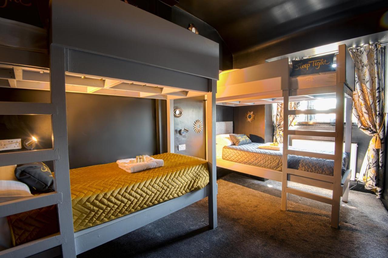 The Tudor Gathering - Events Groups - Up To 30 - Hot Tub Apartment *