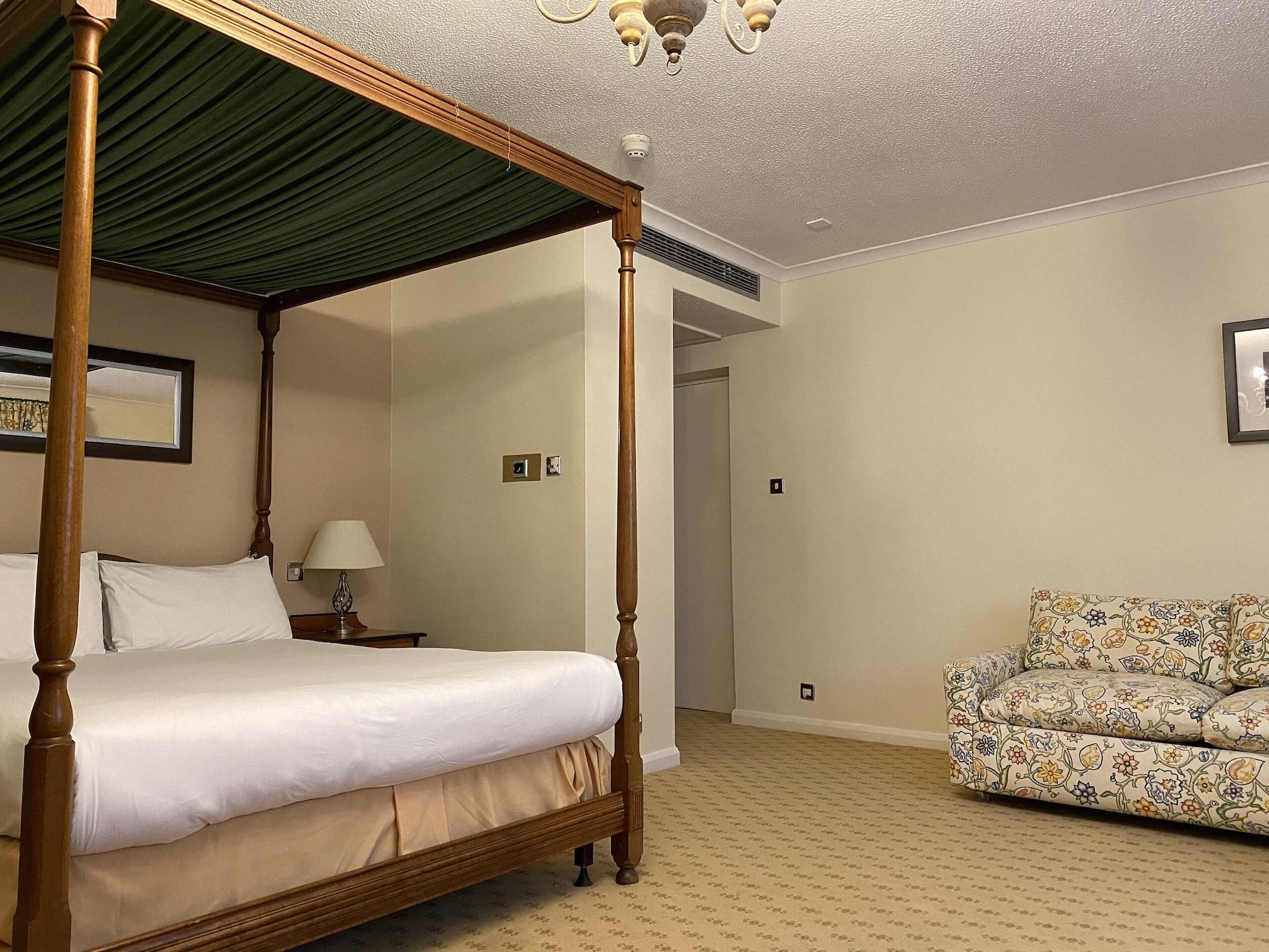 Hotel Brook Mollington Banastre & 3*