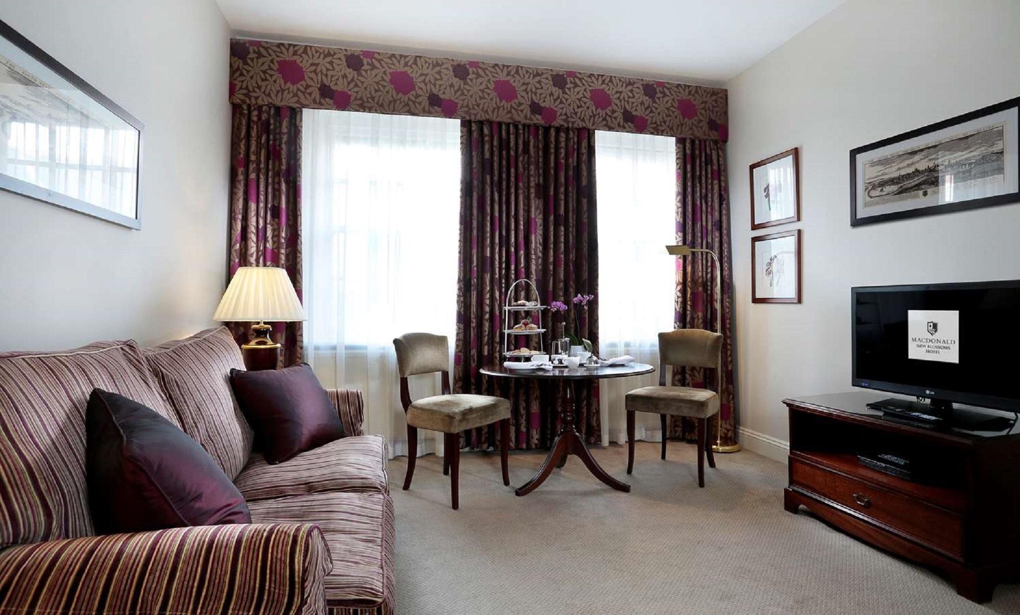 Macdonald New Blossoms Hotel 4*