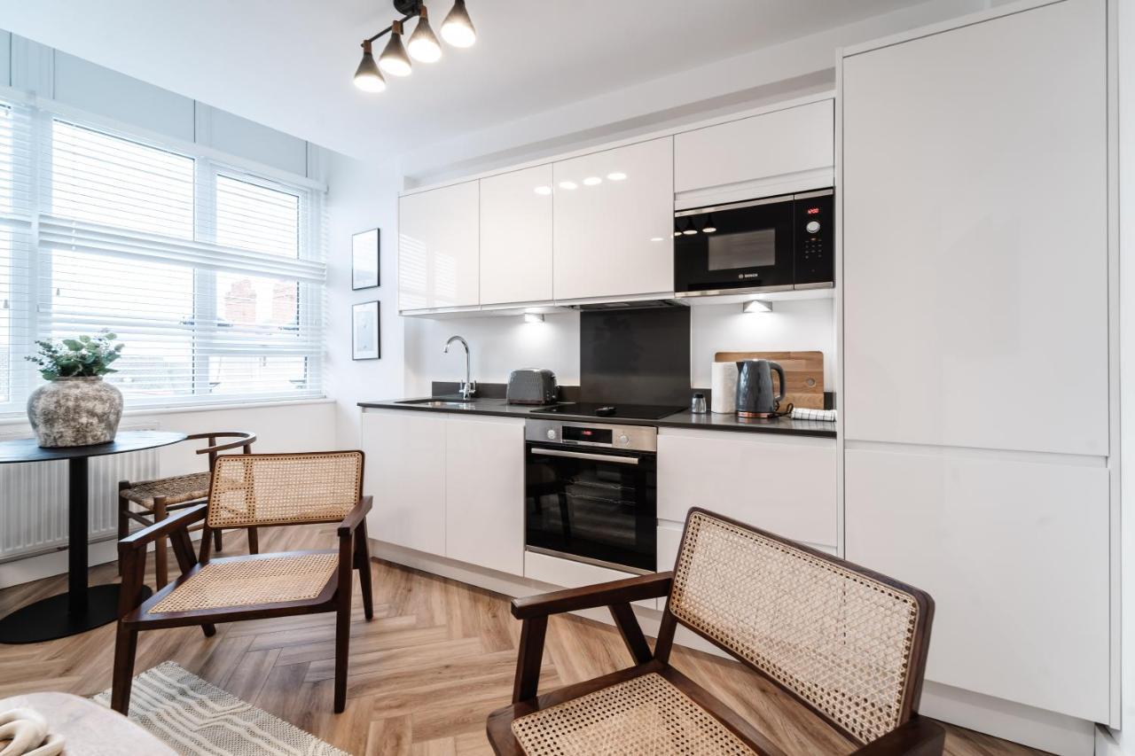 Royal House Stylish - *