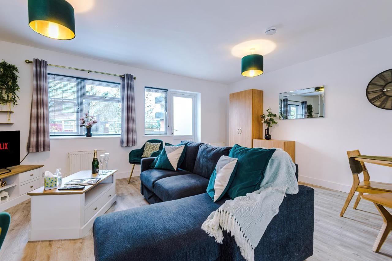 Family Haven: 3-bed House With Free Parking *