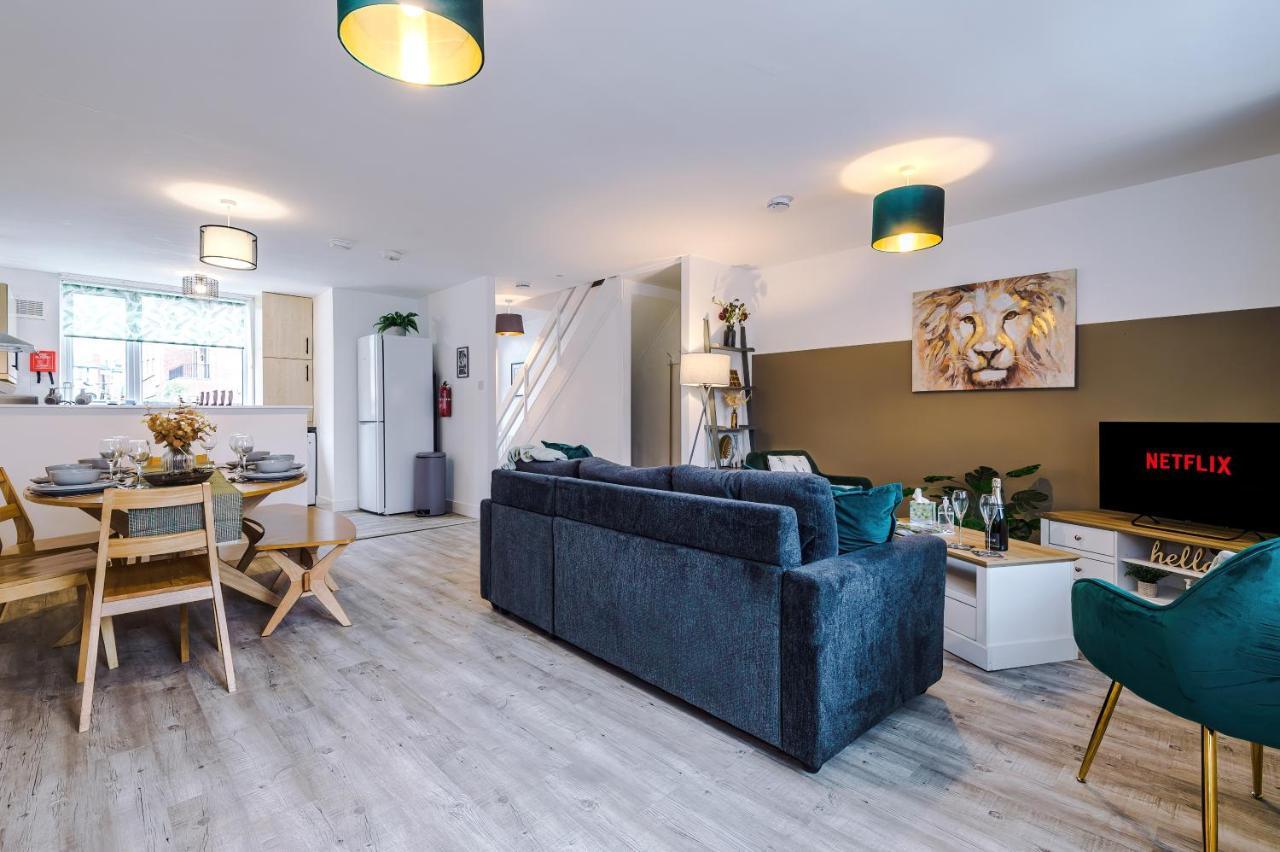 Family Haven: 3-bed House With Free Parking *