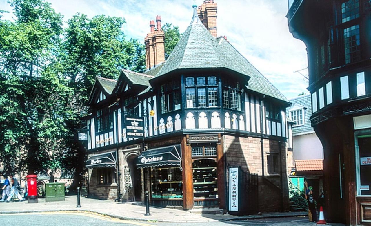 Lightfoot House