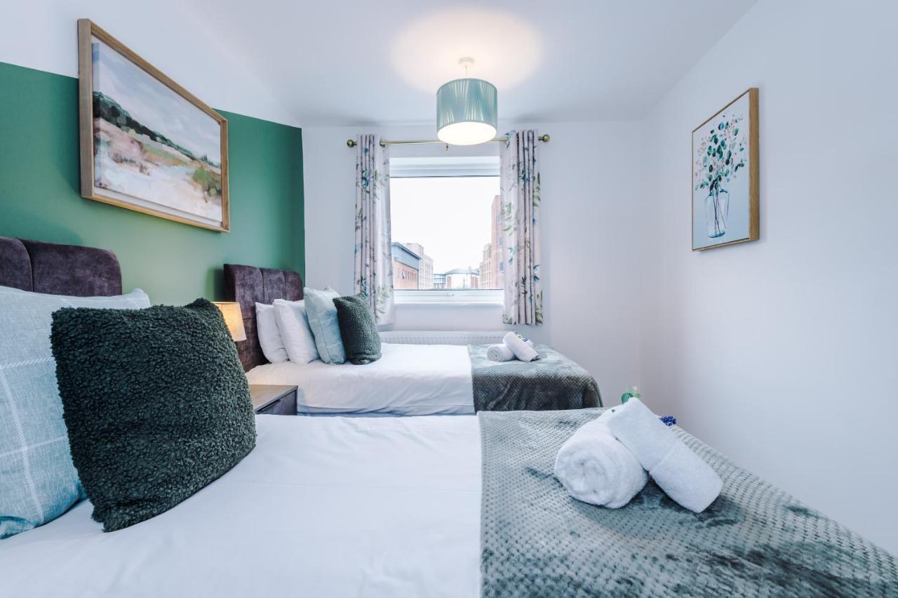 Family Haven: 3-bed House With Free Parking