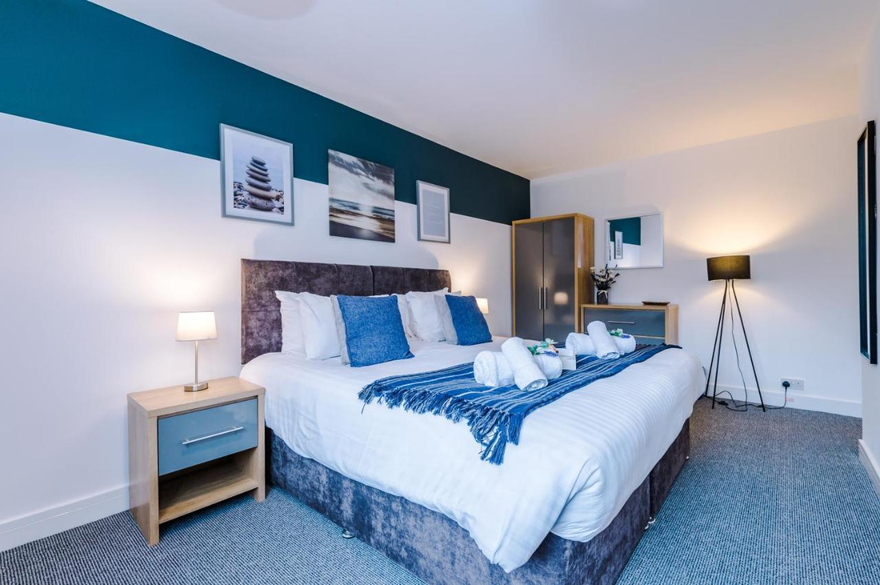 Family Haven: 3-bed House With Free Parking Holiday home