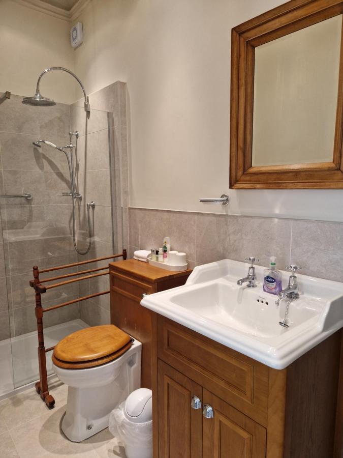 Golborne Manor Bed & Breakfast *