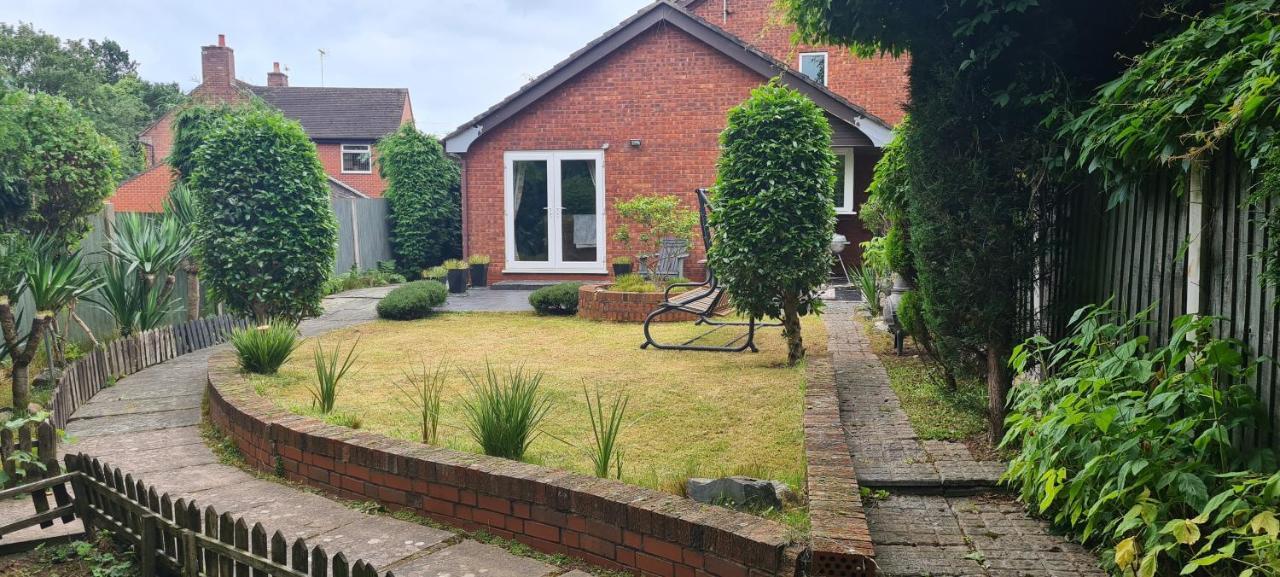 Villa Spacious, 5 Bed House For 9 In Chester