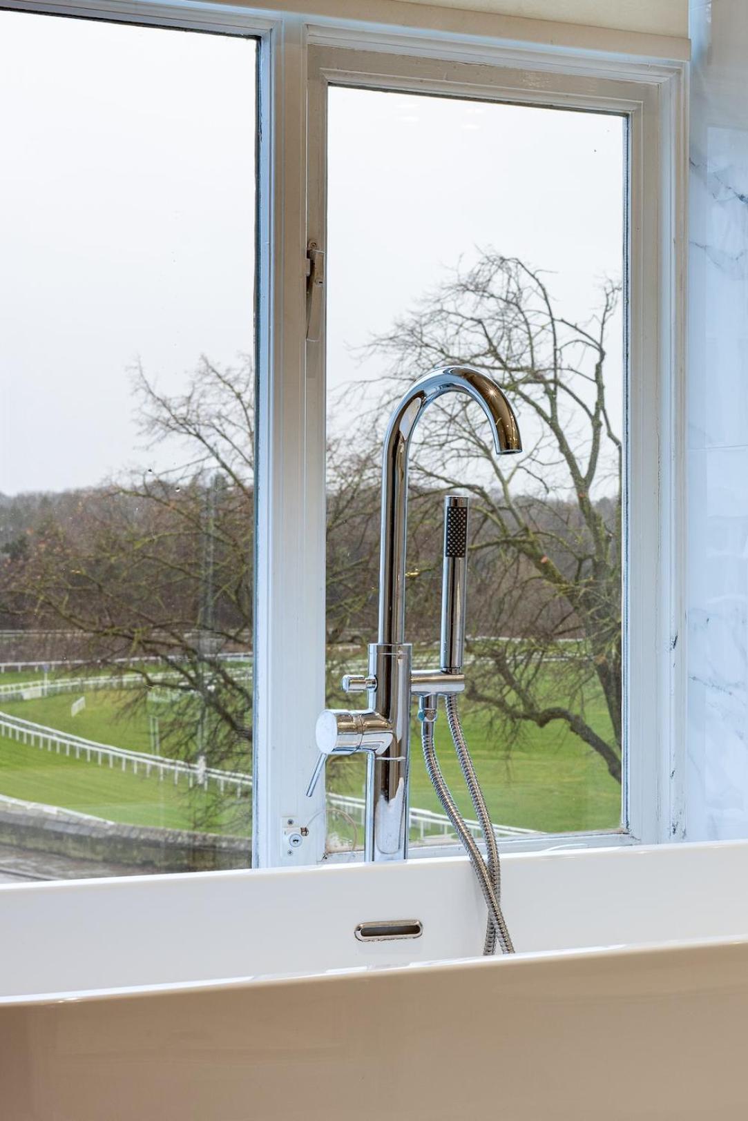 The Racecourse Garden Collection Apartment *