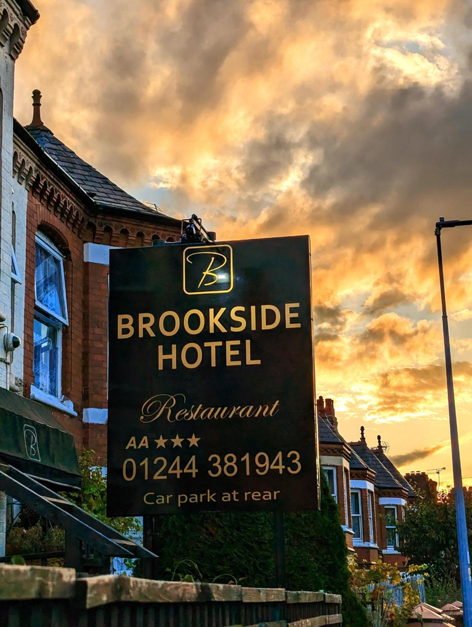 Brookside & Restaurant Hotel