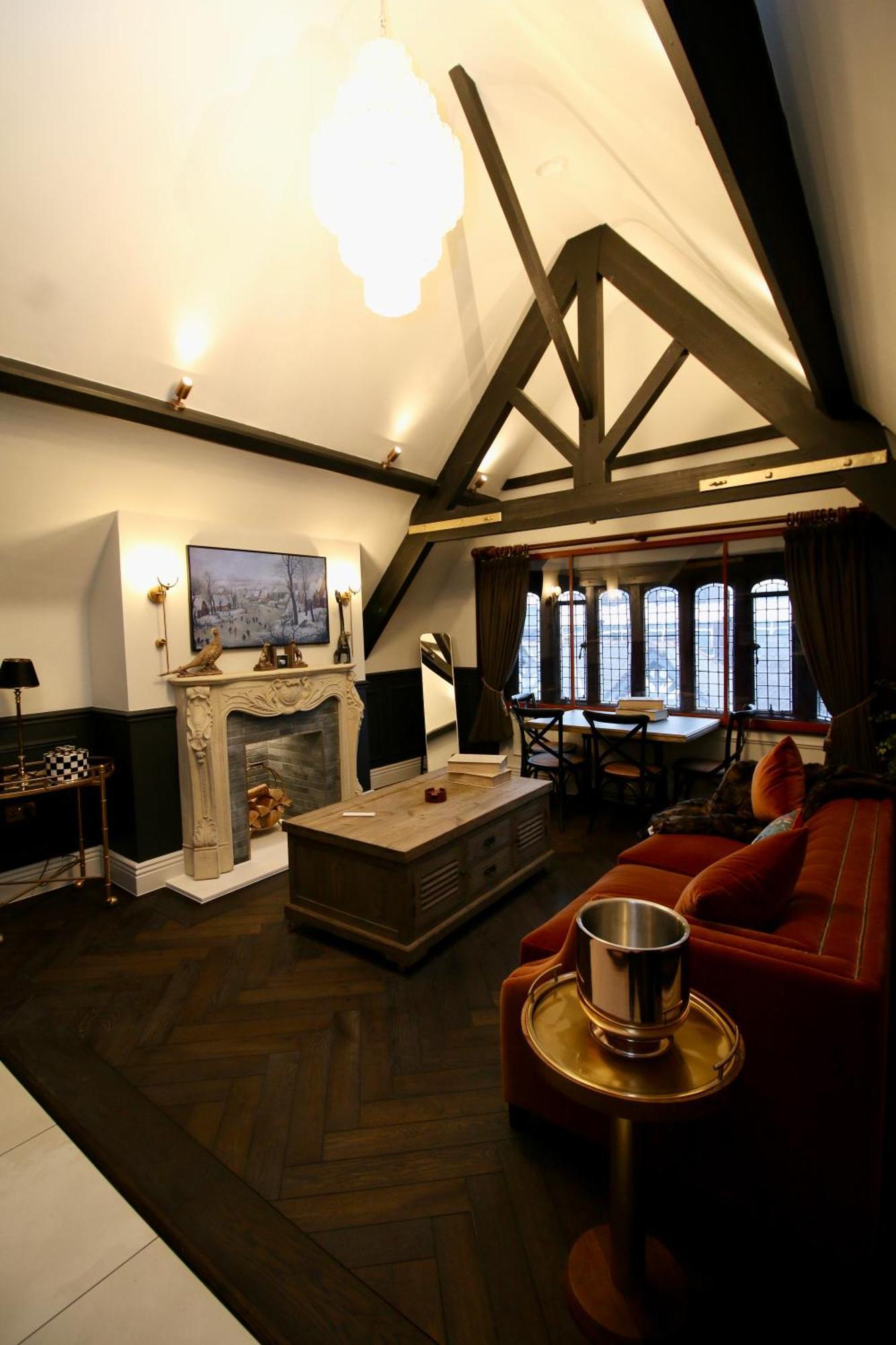 Eastgate Rows Apartment