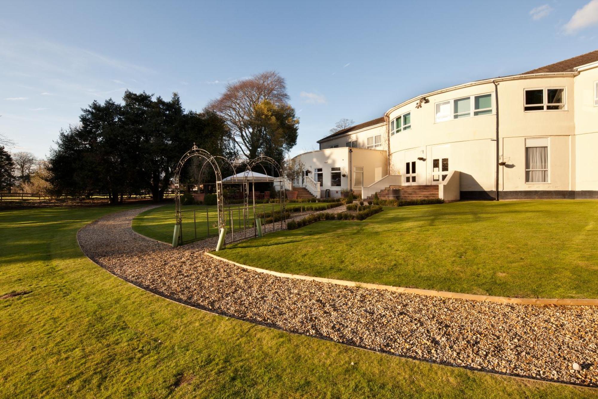 Hotel Mercure Abbots Well 4*