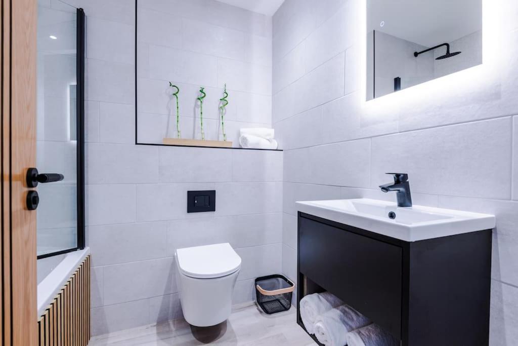 Apartment Luxury 2b Centre With Private Parking Chester