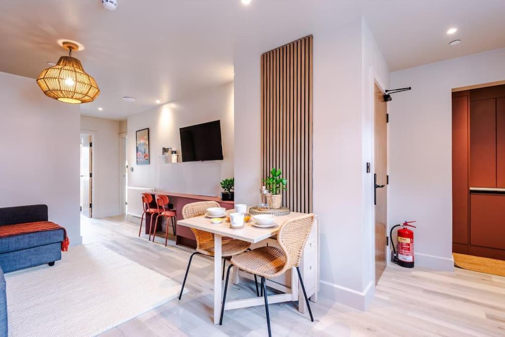 Luxury 2b Centre With Private Parking