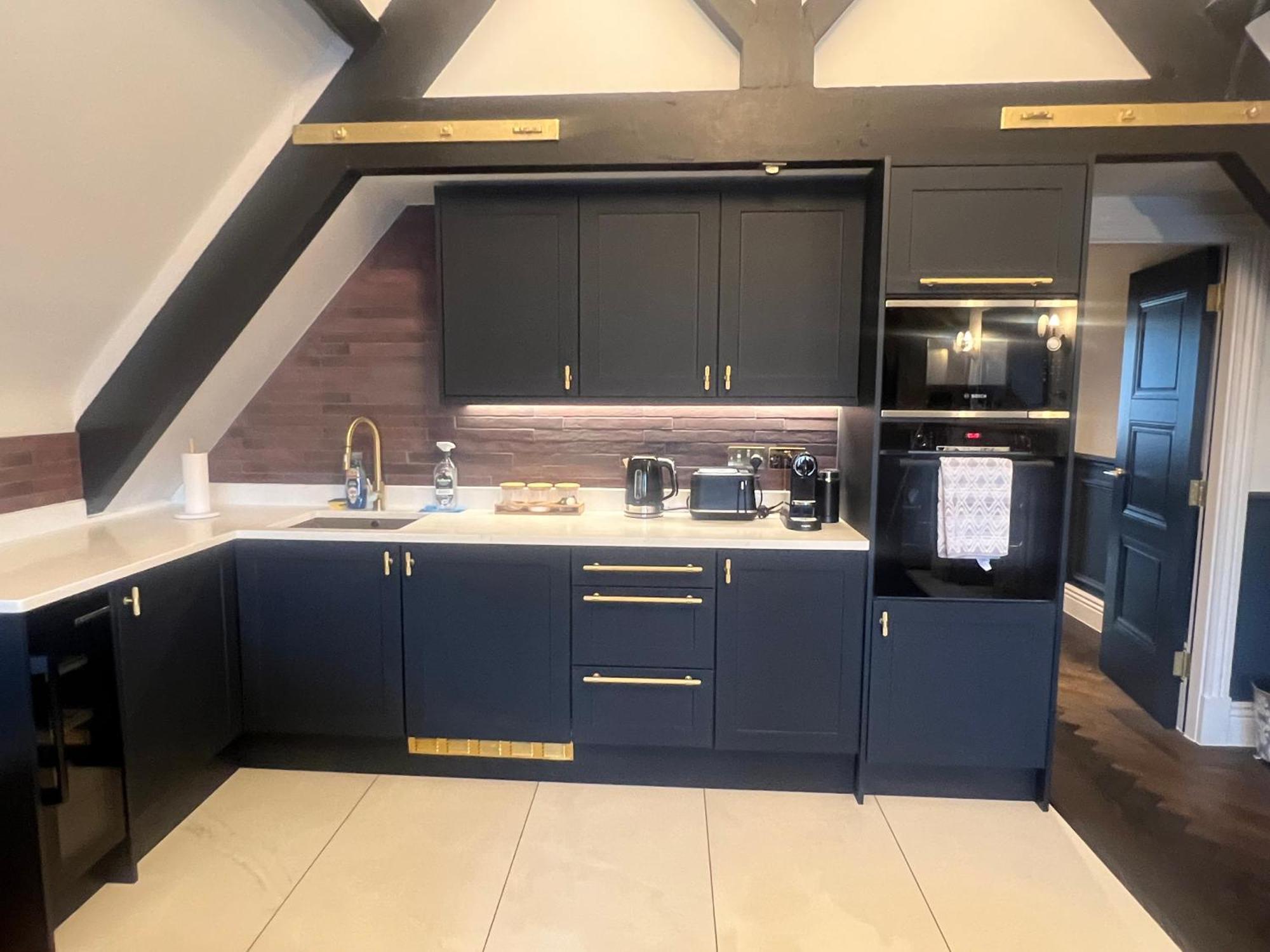 Eastgate Rows Apartment