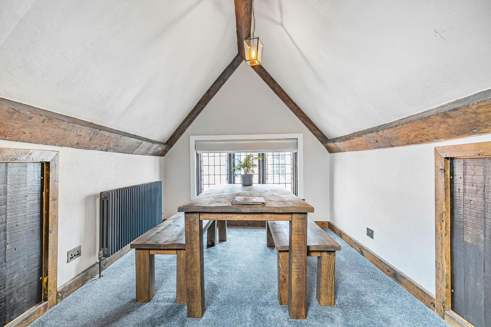 Quirky Retreats - Rose Apartment