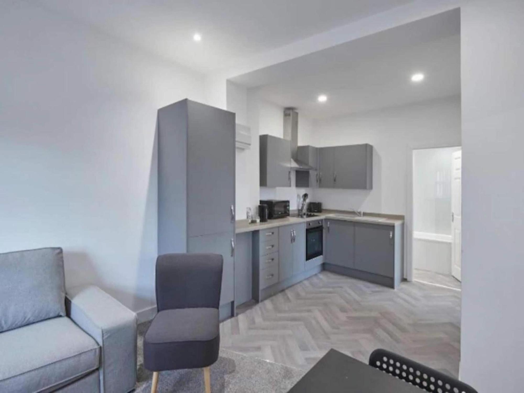Apartment Belvilla Crewe Centre Family 4 Chester