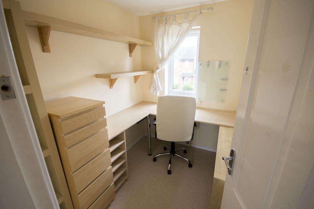 32 Pentland Close Apartment *