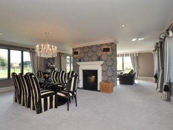 Bed & Breakfast Park Fields 4*