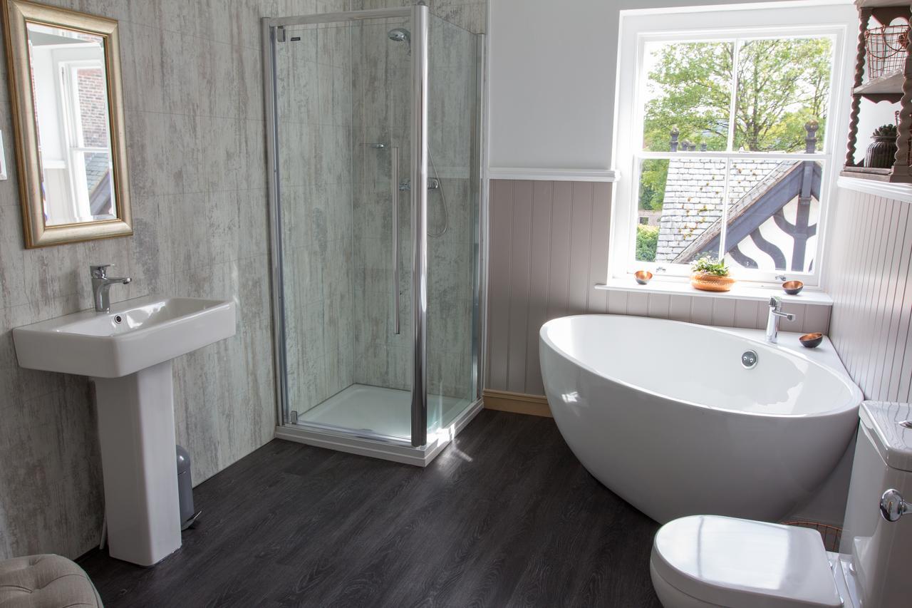 80 Watergate Street 3* Chester