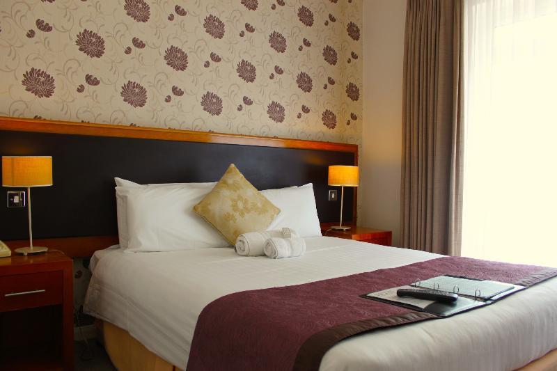 Brook Mollington Banastre & Hotel 3*