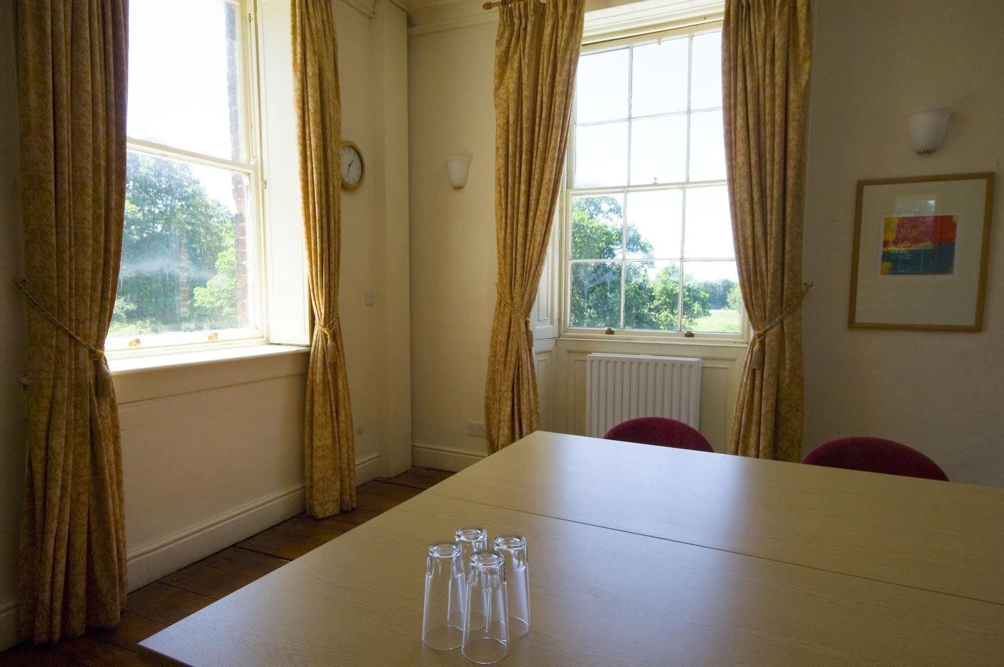 Trafford Hall 3*
