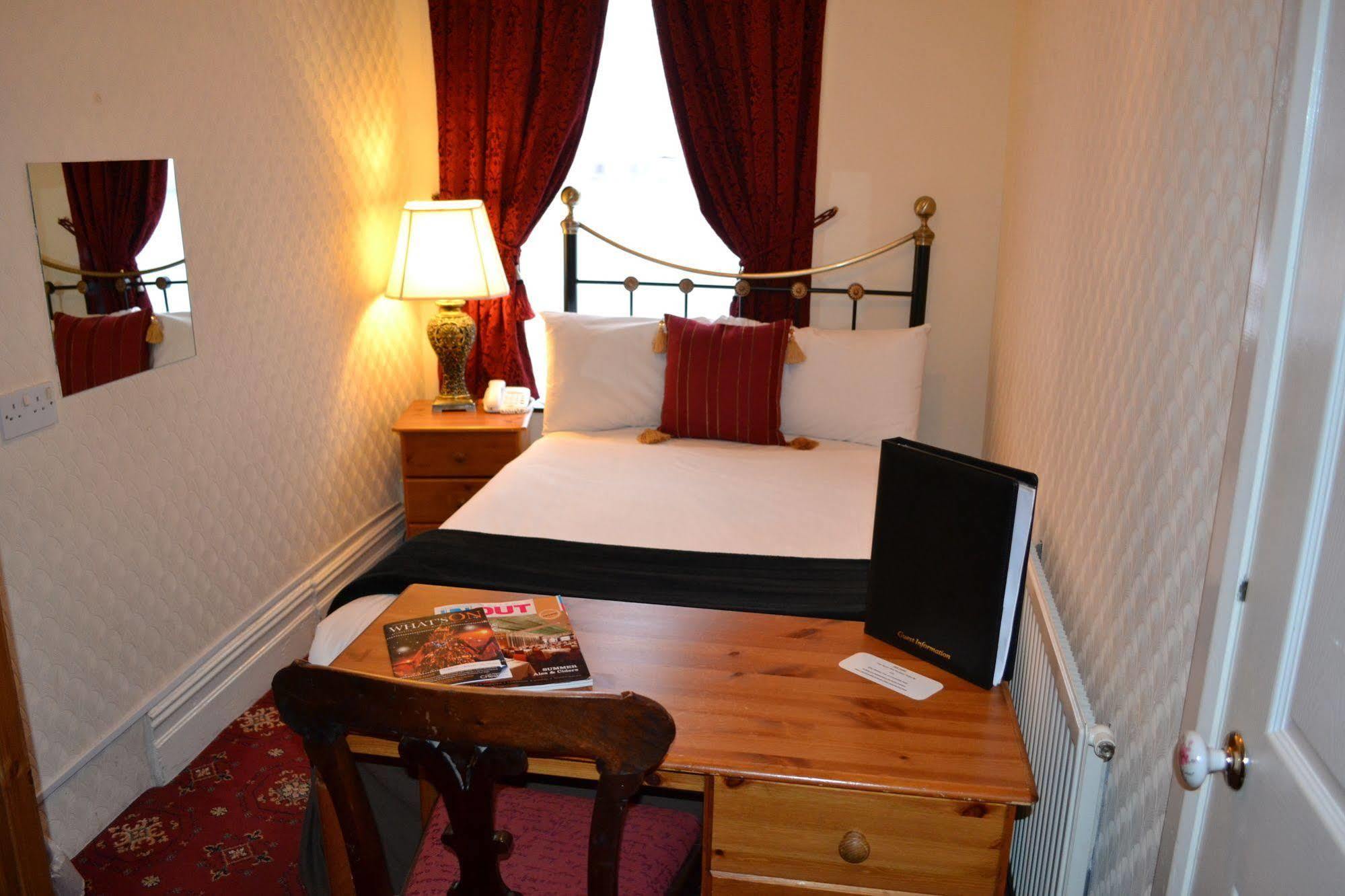 Hotel Brookside & Restaurant