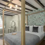 The Pied Bull