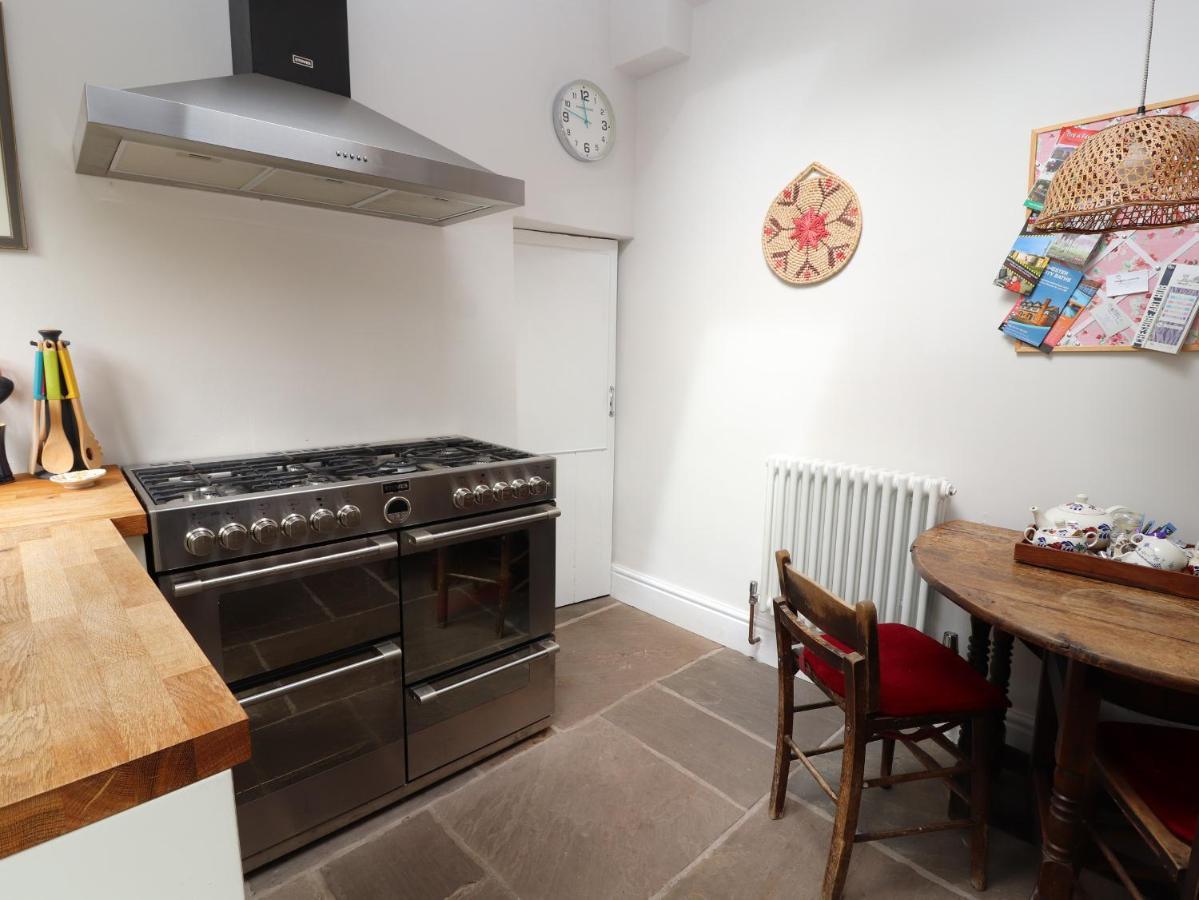 2 Ashby Place * Chester