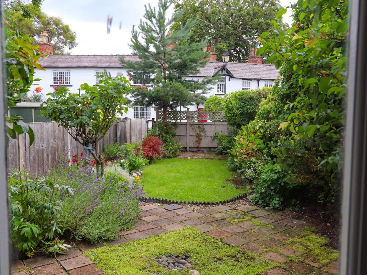 2 Ashby Place * Chester