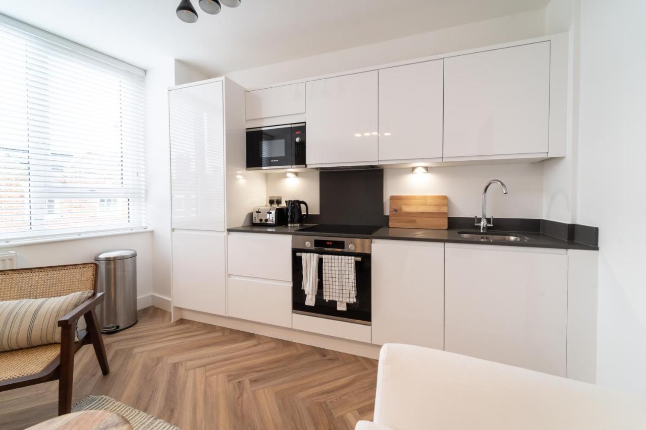 Royal House Stylish - *