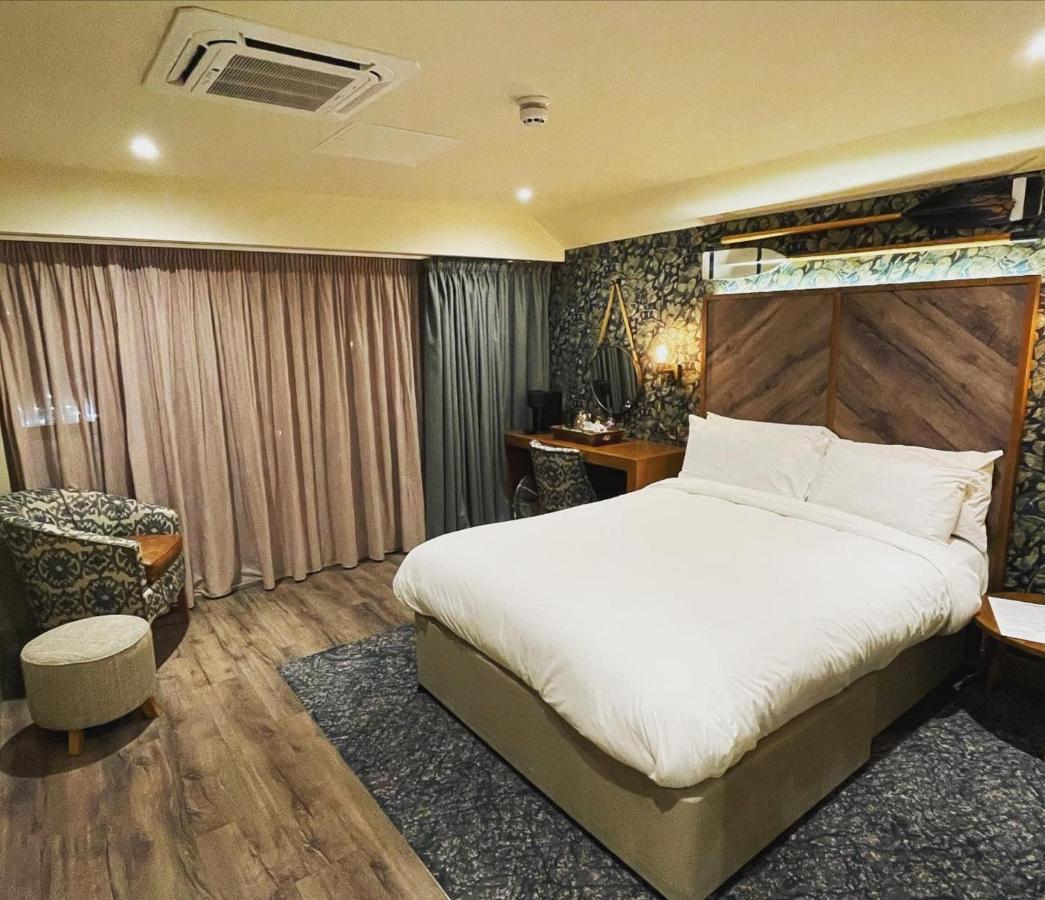 The Boathouse & Riverside Gasthof 4*