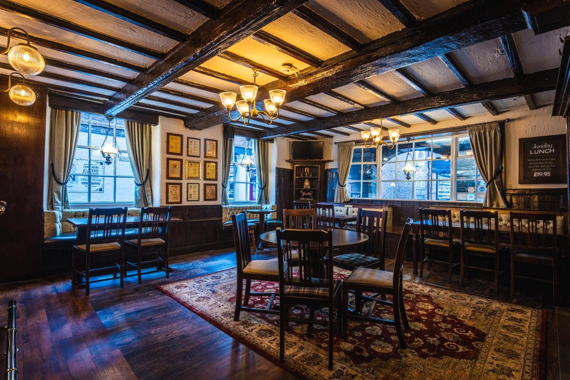 The Pied Bull 4*