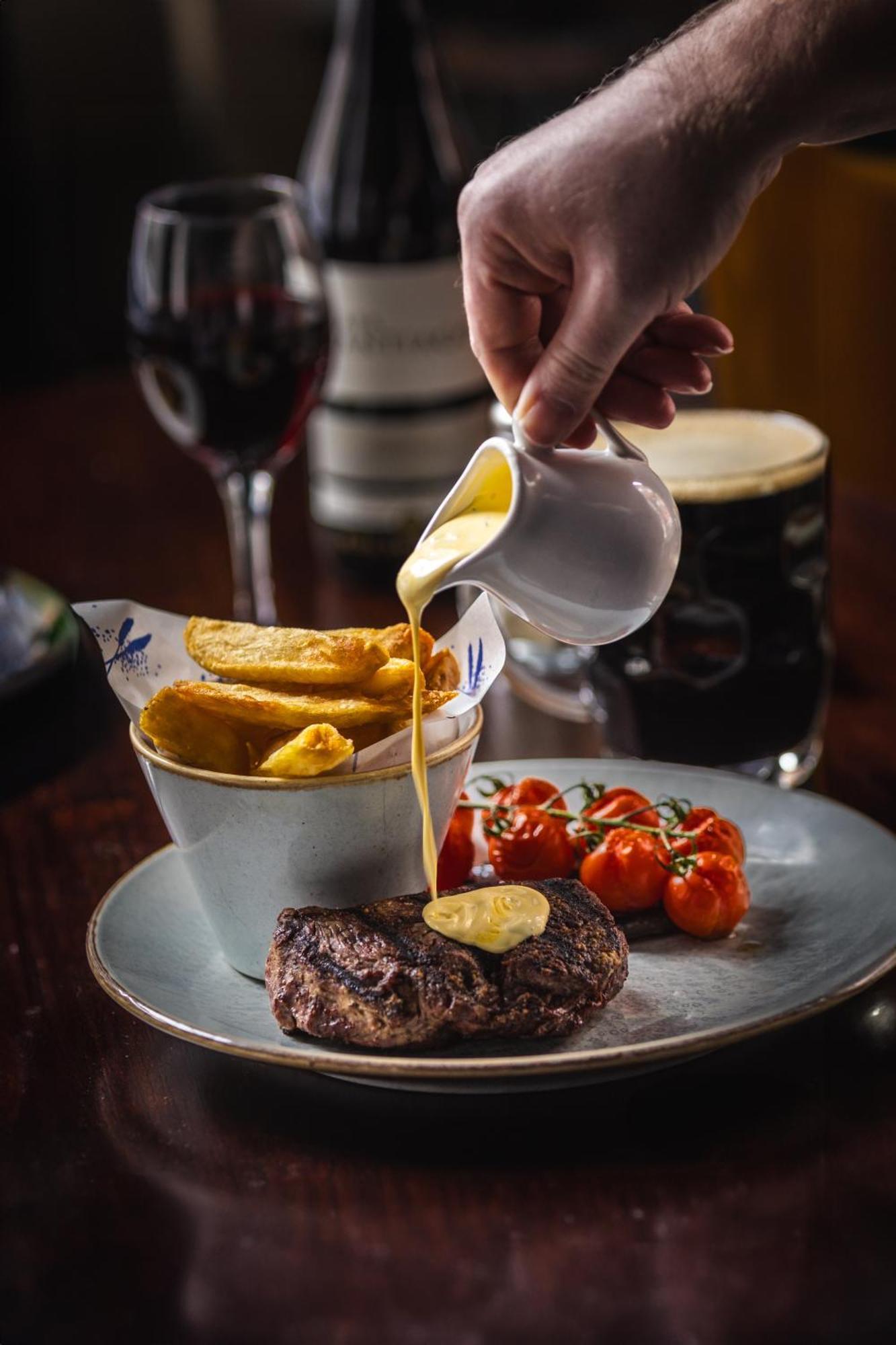 The Pied Bull 4*