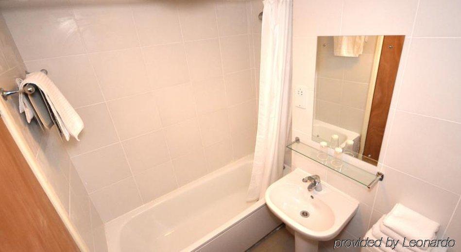 Dene Hotel 2*