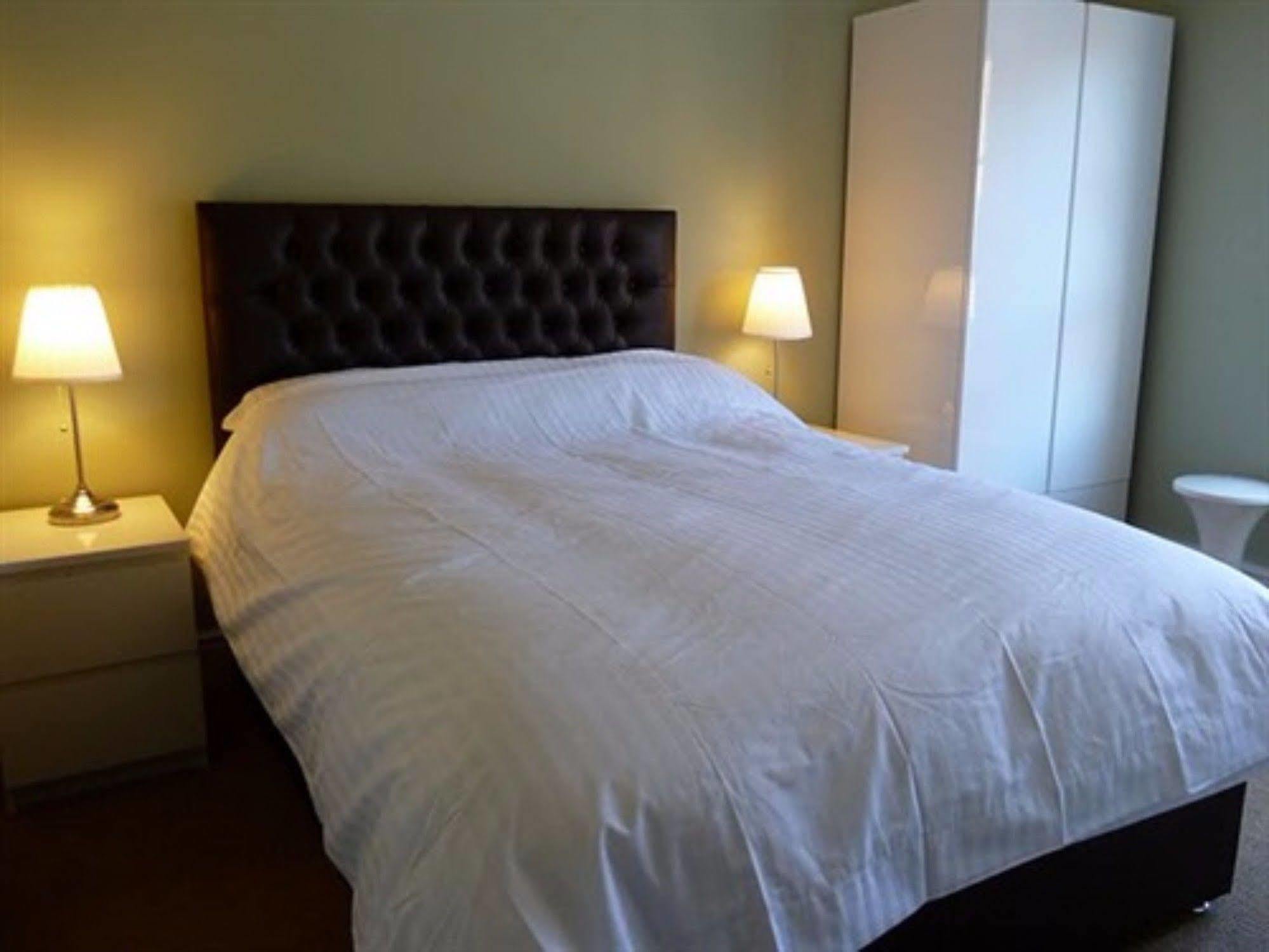 Grosvenor Place Guest house 3*