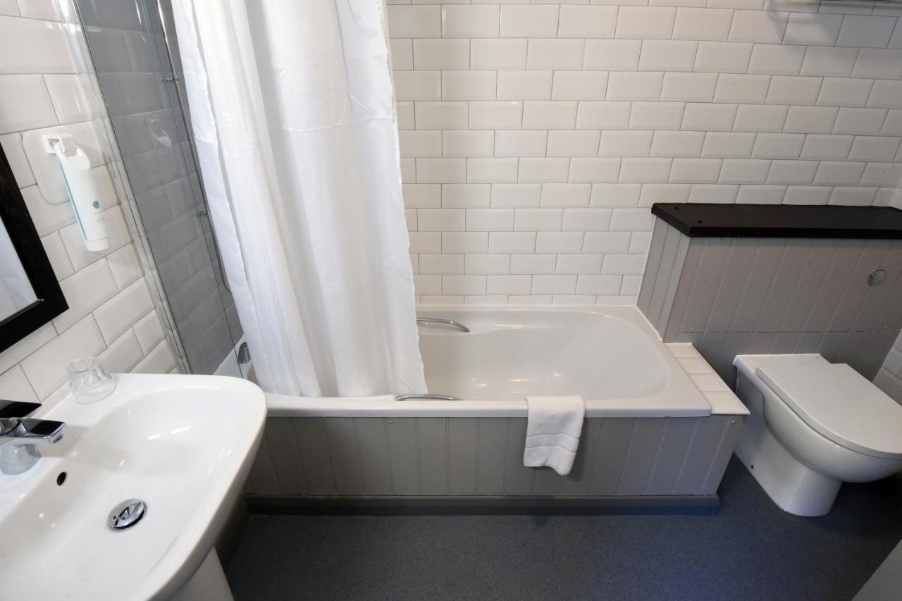 Gasthof Oaklands By Greene King 3*